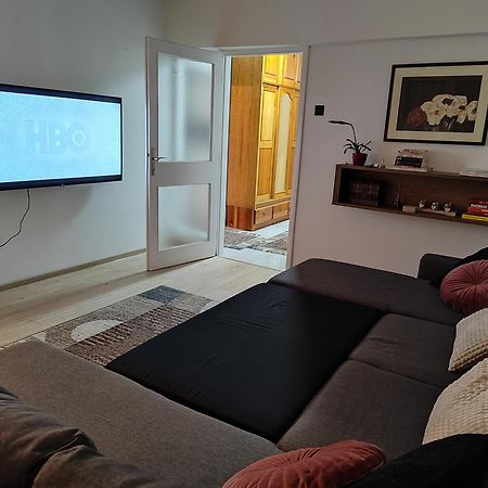 Spacious And Modern Apartment In Town Center كونييتش المظهر الخارجي الصورة