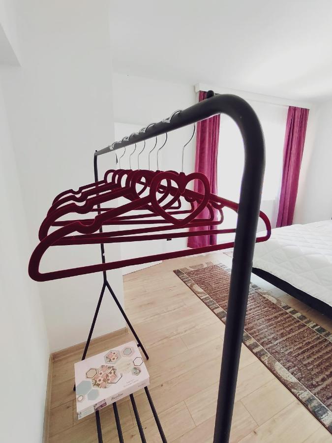 Spacious And Modern Apartment In Town Center كونييتش المظهر الخارجي الصورة