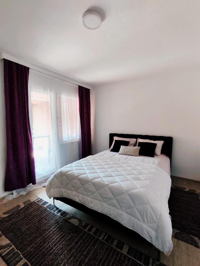 Spacious And Modern Apartment In Town Center كونييتش المظهر الخارجي الصورة