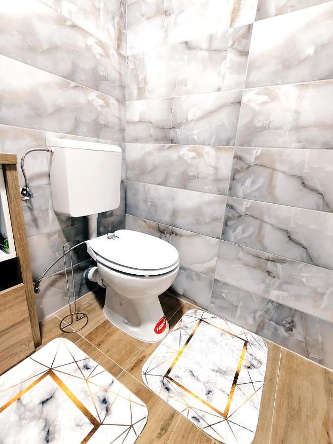 Spacious And Modern Apartment In Town Center كونييتش المظهر الخارجي الصورة