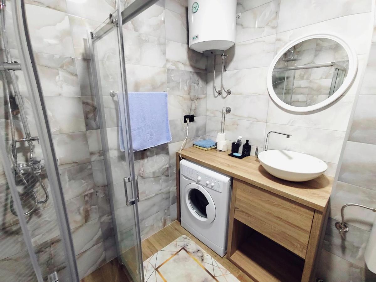 Spacious And Modern Apartment In Town Center كونييتش المظهر الخارجي الصورة