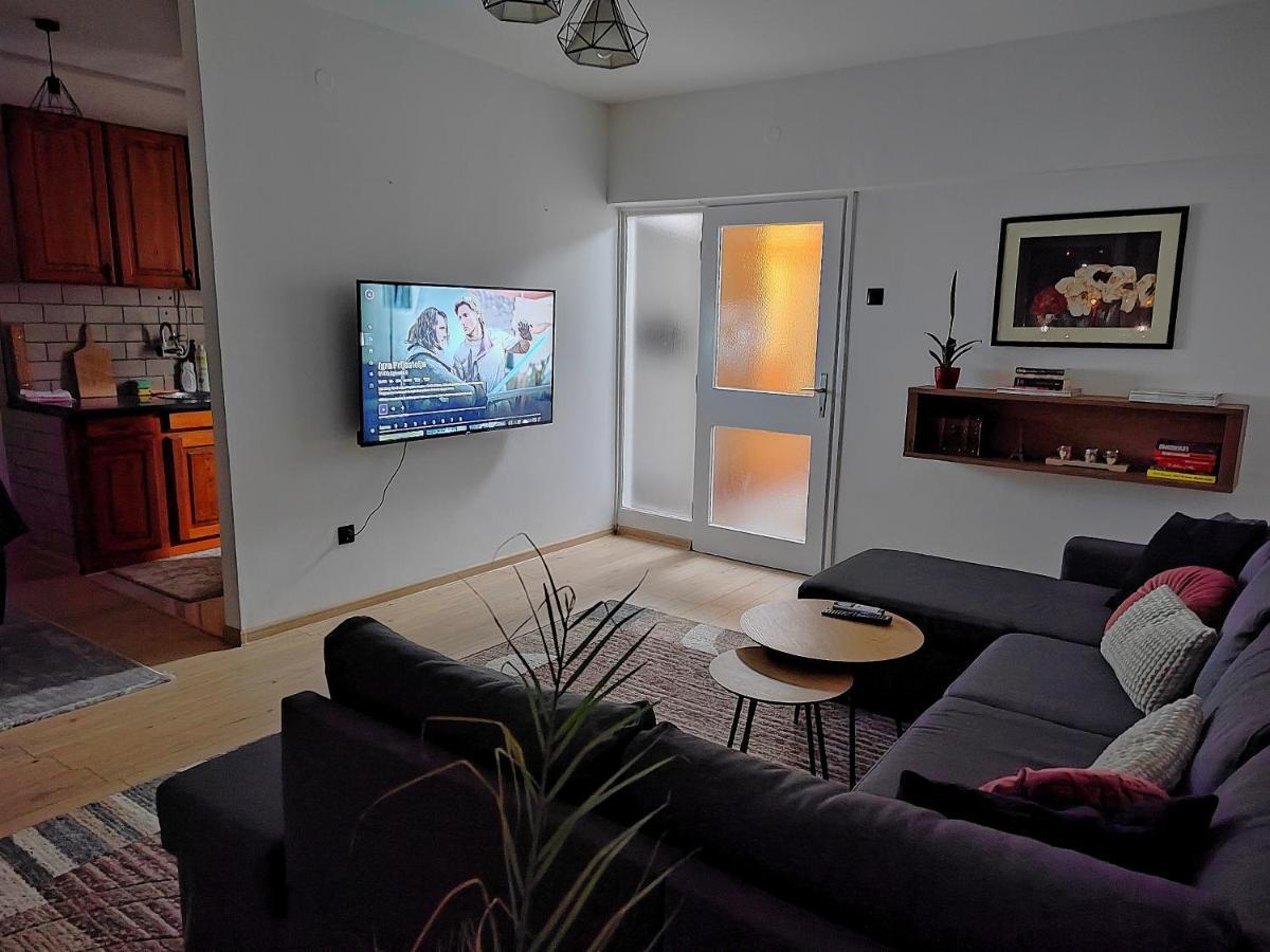 Spacious And Modern Apartment In Town Center كونييتش المظهر الخارجي الصورة